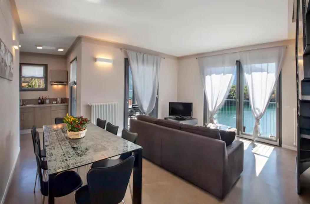 Appartamento Mulino Residence Comacina オッスッチョ エクステリア 写真