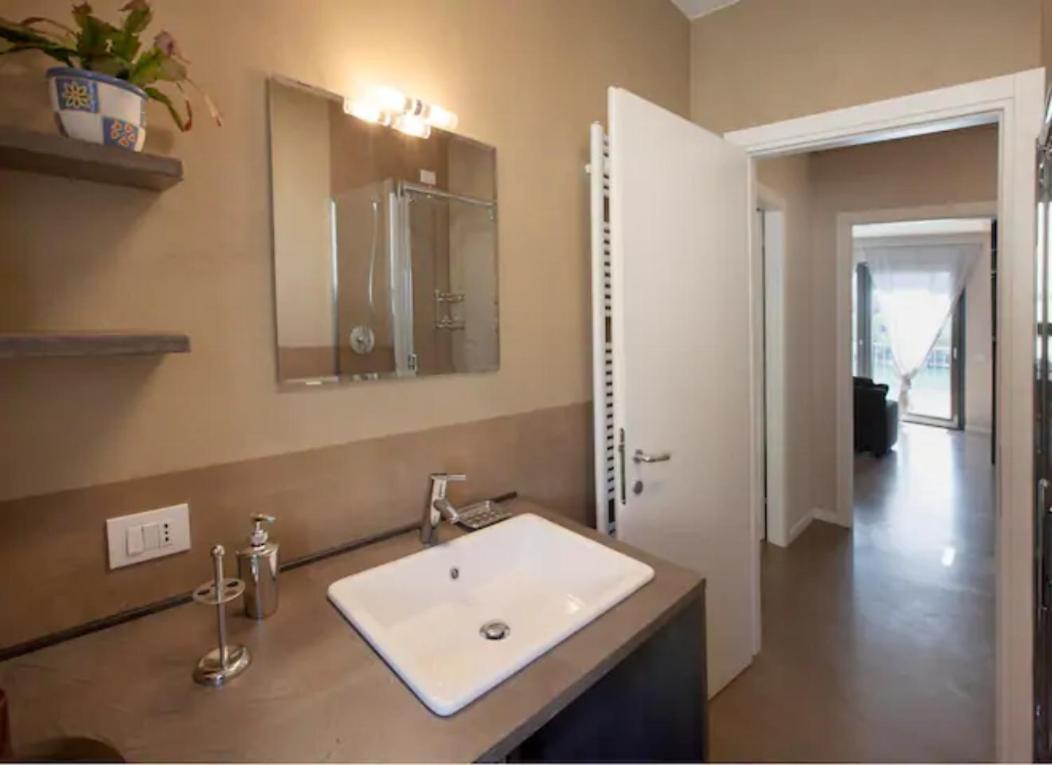 Appartamento Mulino Residence Comacina オッスッチョ エクステリア 写真